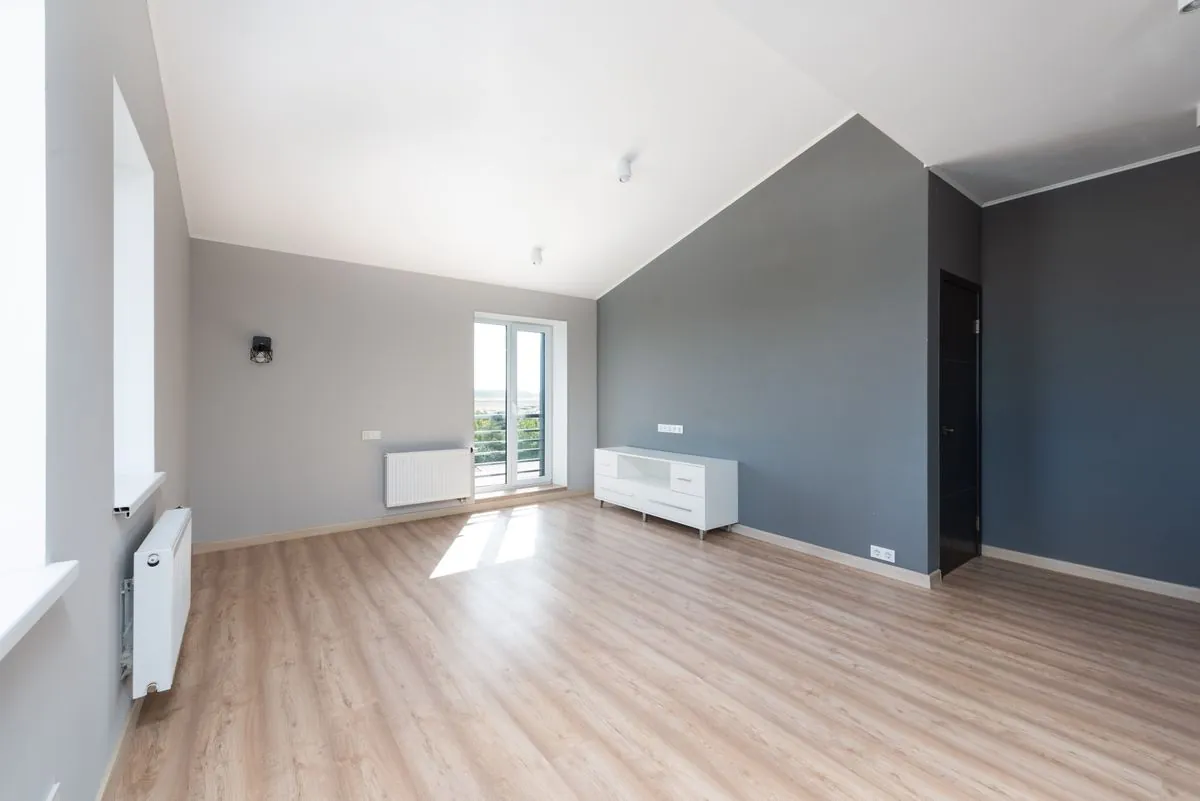A vacant, unfurnished room between tenancies